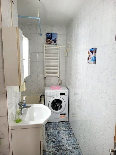 Unirii, 10 min. M timpuri Noi DB, garsoniera spatioasa.
